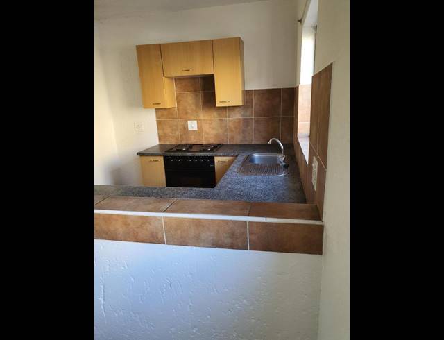 2 BEDROOM PROPERTY TO RENT IN RANDPARK RIDGE